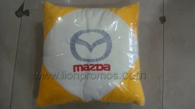 Cuscino in peluche regalo promozionale con ricamo logo auto